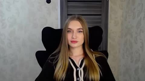 Snapshot of anyasmack chatting on 12-20-25, 05:09 AnyaSmack online show from 12-20-25, 05:09