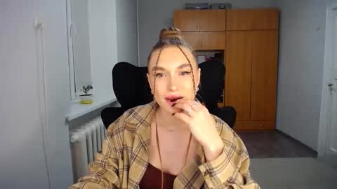 Snapshot of anyasmack chatting on 02-15-26, 06:37 AnyaSmack online show from 02-15-26, 06:37