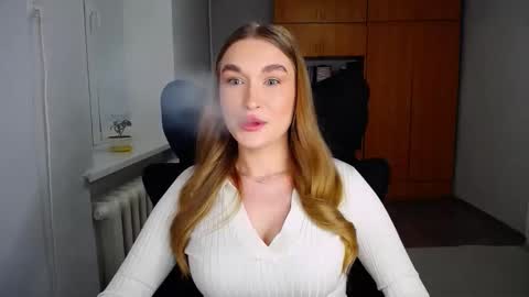 Snapshot of anyasmack chatting on 02-16-26, 02:46 AnyaSmack online show from 02-16-26, 02:46