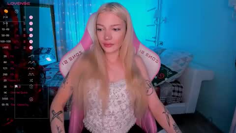 Snapshot of anyataylorr chatting on 01-07-26, 04:15 Anya online show from 01-07-26, 04:15