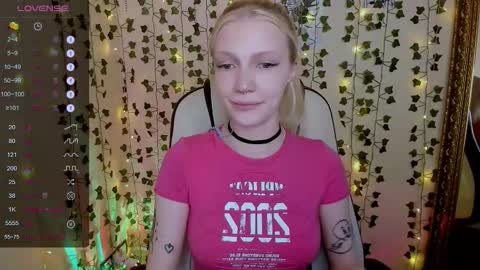 Snapshot of anyataylorr chatting on 02-03-26, 06:22 Anya online show from 02-03-26, 06:22