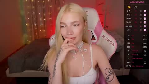 Snapshot of anyataylorr chatting on 02-15-26, 07:51 Anya online show from 02-15-26, 07:51