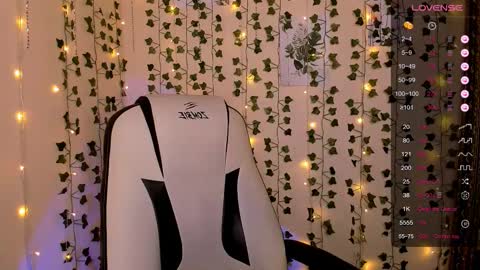 Snapshot of anyataylorr chatting on 02-16-26, 02:29 Anya online show from 02-16-26, 02:29