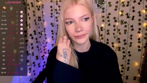 Snapshot of anyataylorr chatting on 02-17-26, 02:19 Anya online show from 02-17-26, 02:19