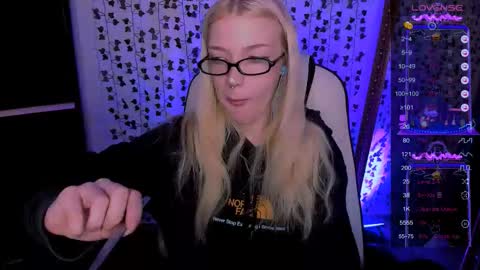 Snapshot of anyataylorr chatting on 03-11-26, 02:17 Anya online show from 03-11-26, 02:17