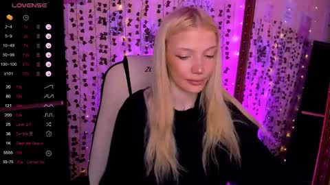 Snapshot of anyataylorr chatting on 03-13-26, 02:40 Anya online show from 03-13-26, 02:40