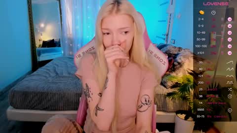 Snapshot of anyataylorr chatting on 05-31-26, 02:20 Anya online show from 05-31-26, 02:20
