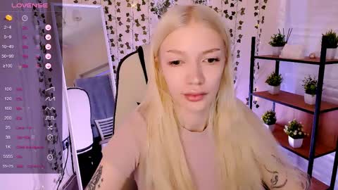 Snapshot of anyataylorr chatting on 06-04-26, 02:17 Anya online show from 06-04-26, 02:17