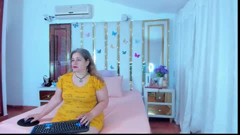 Snapshot of anyelamature chatting on 09-15-25, 02:33 Anyela online show from 09-15-25, 02:33