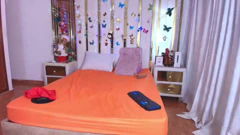 Snapshot of anyelamature chatting on 12-20-25, 03:02 Anyela online show from 12-20-25, 03:02