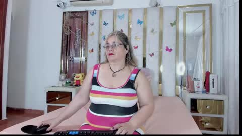 Snapshot of anyelamature chatting on 01-12-26, 03:12 Anyela online show from 01-12-26, 03:12