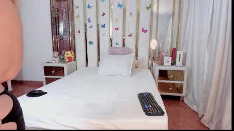 Snapshot of anyelamature chatting on 01-19-26, 02:48 Anyela online show from 01-19-26, 02:48