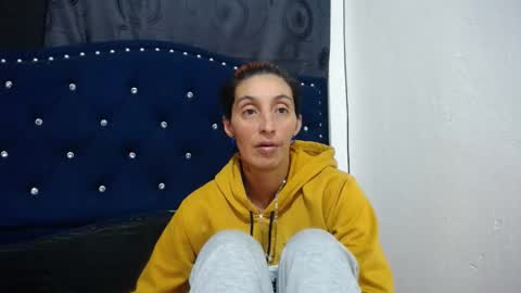 anyu online show from 01-11-25, 02:52