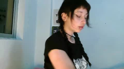 aoi_dandelion online show from 01-06-25, 12:16