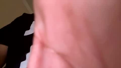 Snapshot of ap4978 chatting on 03-31-26, 12:27 Andres online show from 03-31-26, 12:27