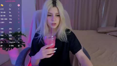 ApheliaStar online show from 04-26-26, 03:21