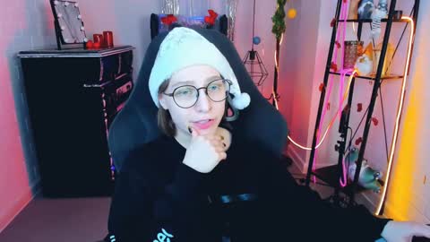 APHEX QUEEN online show from 12-25-24, 06:09