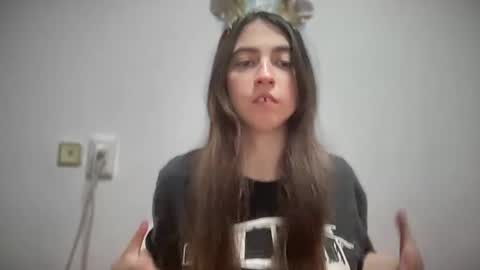 Snapshot of aphr0dite22 chatting on 01-11-26, 03:06 aphr0dite22 online show from 01-11-26, 03:06