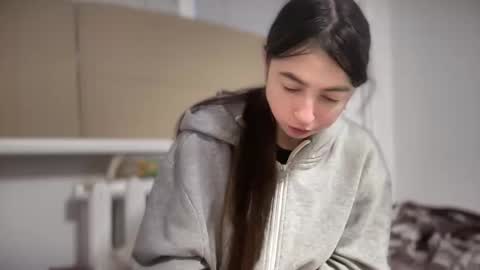 Snapshot of aphr0dite22 chatting on 02-02-26, 05:17 aphr0dite22 online show from 02-02-26, 05:17