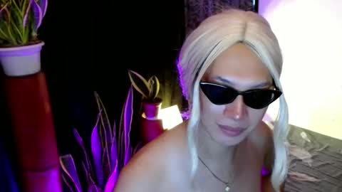 Snapshot of aphr0dite_x chatting on 12-03-24, 06:06 Roman Goddess online show from 12-03-24, 06:06