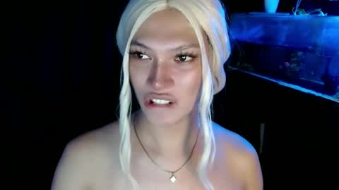 Snapshot of aphr0dite_x chatting on 12-28-24, 08:37 Roman Goddess online show from 12-28-24, 08:37