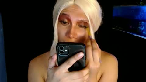 Snapshot of aphr0dite_x chatting on 12-29-24, 06:14 Roman Goddess online show from 12-29-24, 06:14