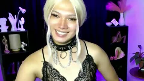 Snapshot of aphr0dite_x chatting on 02-18-25, 12:04 Roman Goddess online show from 02-18-25, 12:04