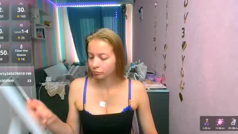 Snapshot of aphrodite_wow_ chatting on 09-17-25, 12:40 Aphrodite online show from 09-17-25, 12:40