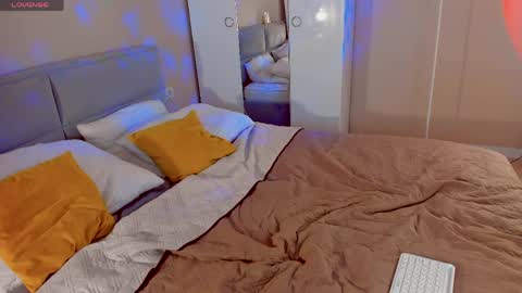 Snapshot of aphroditerobertss chatting on 04-07-26, 02:12 Aphrodite online show from 04-07-26, 02:12