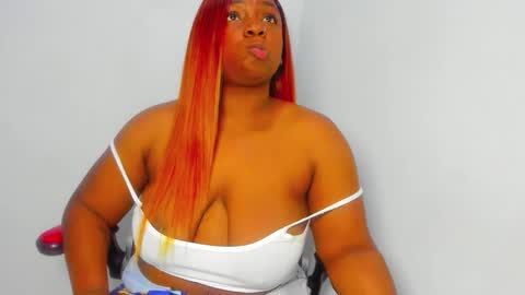 Snapshot of aphrodites_ass chatting on 11-22-25, 01:26 Tati Colombian online show from 11-22-25, 01:26