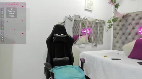 Snapshot of apolo_bianco_ chatting on 12-04-24, 12:25 APOLO online show from 12-04-24, 12:25