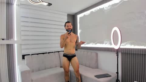 Snapshot of apolo_bianco_ chatting on 02-26-25, 04:47 APOLO online show from 02-26-25, 04:47