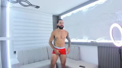 Snapshot of apolo_bianco_ chatting on 03-09-25, 01:35 APOLO online show from 03-09-25, 01:35