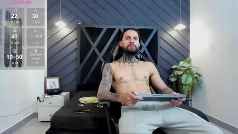 Snapshot of apolo_bianco_ chatting on 09-09-25, 11:37 APOLO online show from 09-09-25, 11:37