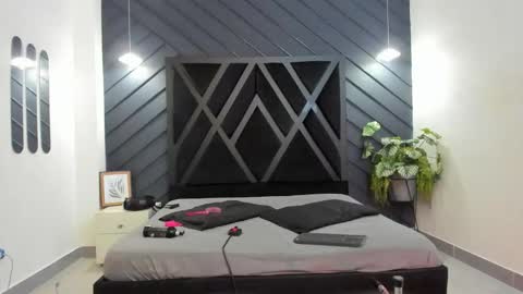 Snapshot of apolo_bianco_ chatting on 09-27-25, 11:21 APOLO online show from 09-27-25, 11:21