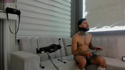 Snapshot of apolo_bianco_ chatting on 10-12-25, 02:32 APOLO online show from 10-12-25, 02:32