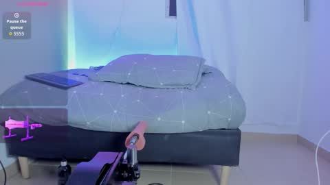 Snapshot of apolo_bianco_ chatting on 01-11-26, 01:43 APOLO online show from 01-11-26, 01:43