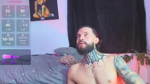 Snapshot of apolo_bianco_ chatting on 03-10-26, 01:32 APOLO online show from 03-10-26, 01:32