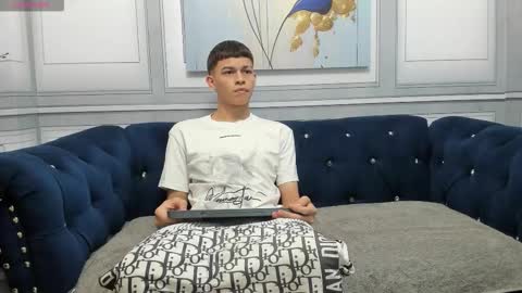 Snapshot of apolo_jonnes chatting on 03-10-26, 02:27 online show from 03-10-26, 02:27