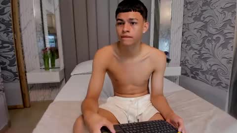 Snapshot of apolo_jonnes chatting on 05-27-26, 01:57 online show from 05-27-26, 01:57
