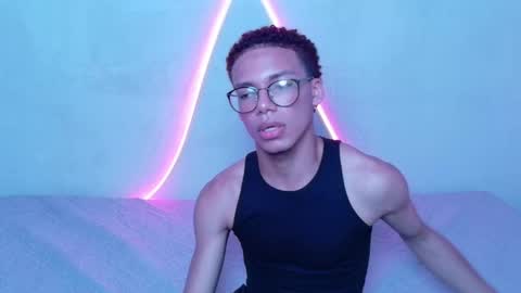 Snapshot of apolo_night chatting on 11-20-25, 01:44 apolo_night online show from 11-20-25, 01:44