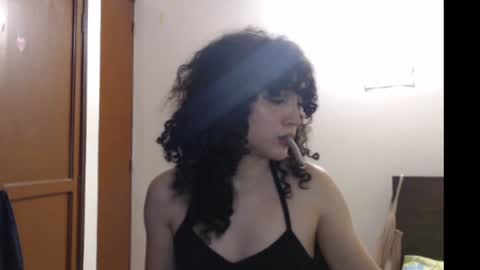 Snapshot of apolosbitch chatting on 01-09-25, 10:41 Nix online show from 01-09-25, 10:41