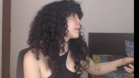 Snapshot of apolosbitch chatting on 01-17-26, 04:11 Nix online show from 01-17-26, 04:11