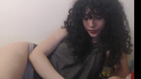 Snapshot of apolosbitch chatting on 03-09-26, 10:36 Nix online show from 03-09-26, 10:36