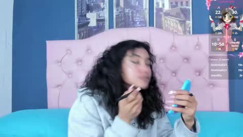 Snapshot of applehot_lr chatting on 03-04-25, 08:24 sofi y kevin online show from 03-04-25, 08:24