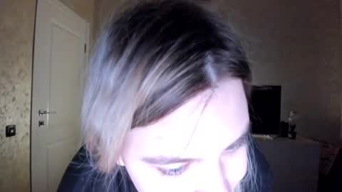 Snapshot of appleyummybuns chatting on 11-01-25, 10:50 appleyummybuns online show from 11-01-25, 10:50