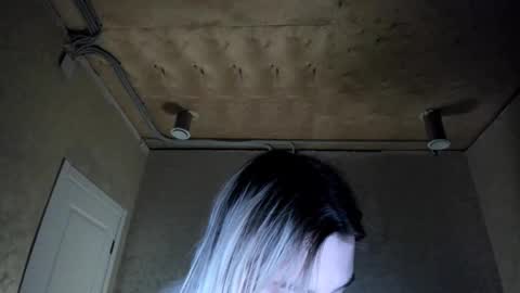 Snapshot of appleyummybuns chatting on 11-08-25, 03:23 appleyummybuns online show from 11-08-25, 03:23