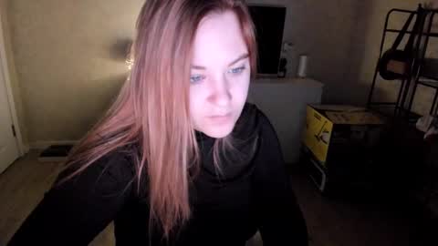 Snapshot of appleyummybuns chatting on 11-29-25, 02:36 appleyummybuns online show from 11-29-25, 02:36