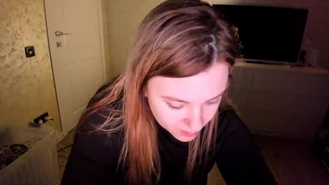 Snapshot of appleyummybuns chatting on 12-04-25, 05:39 appleyummybuns online show from 12-04-25, 05:39