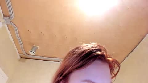 Snapshot of appleyummybuns chatting on 12-23-25, 04:32 appleyummybuns online show from 12-23-25, 04:32